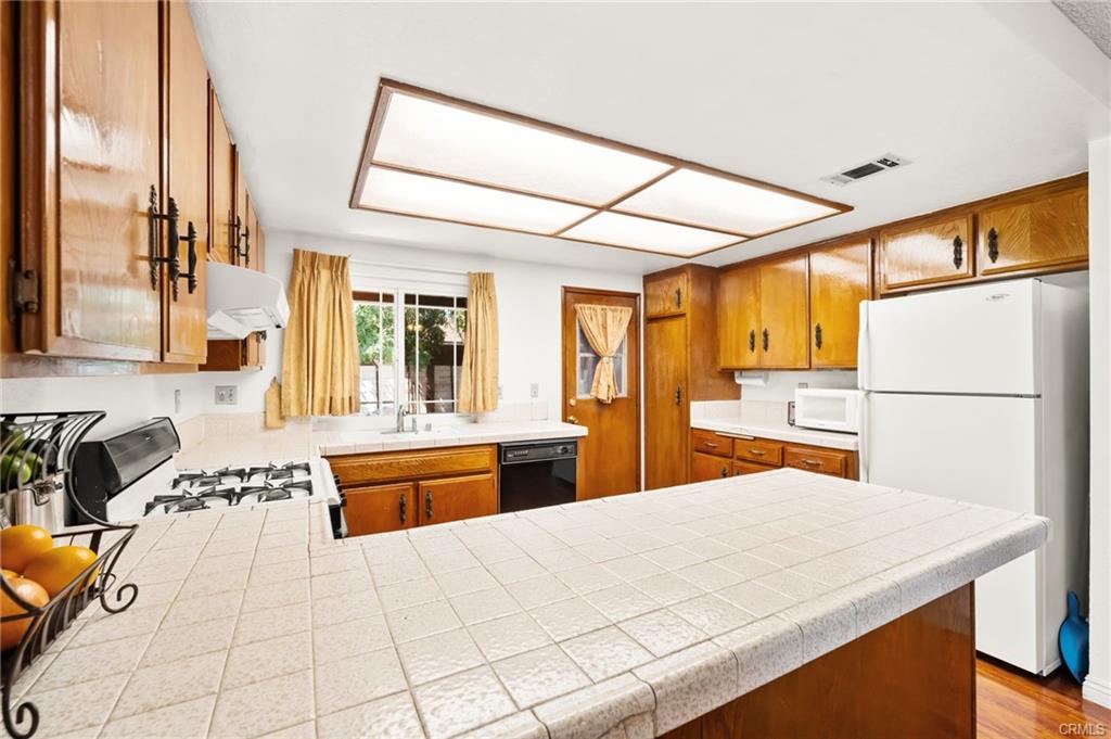 7470 Blanchard Ave, Fontana 92336