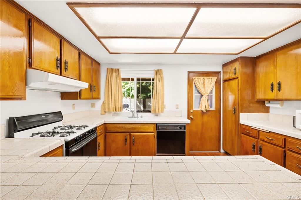 7470 Blanchard Ave, Fontana 92336